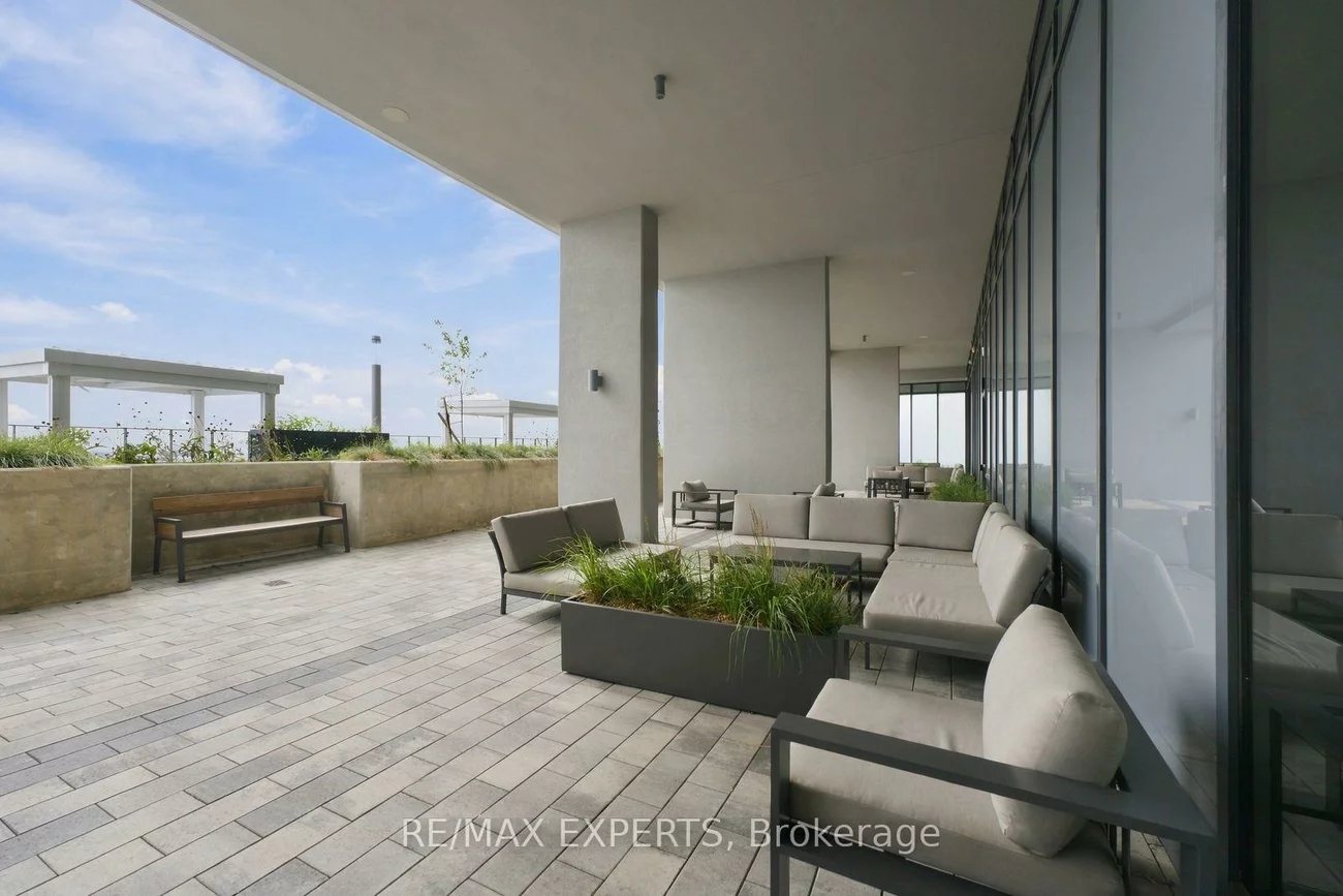 8960, Jane, Vellore Village, Vaughan