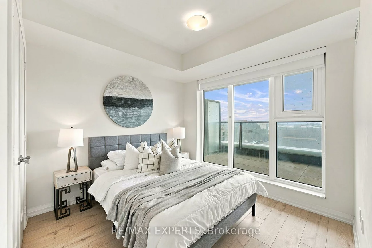 8960, Jane, Vellore Village, Vaughan