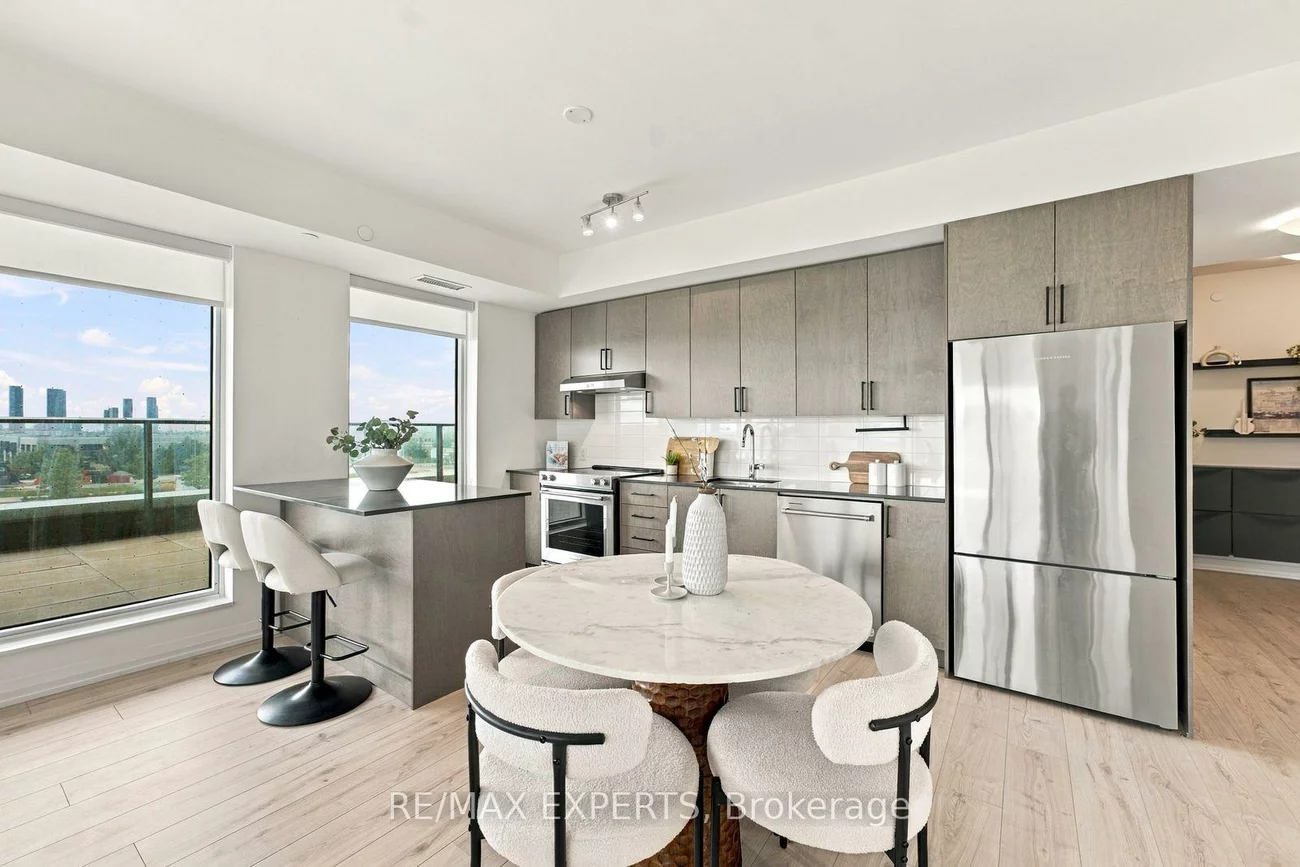 8960, Jane, Vellore Village, Vaughan