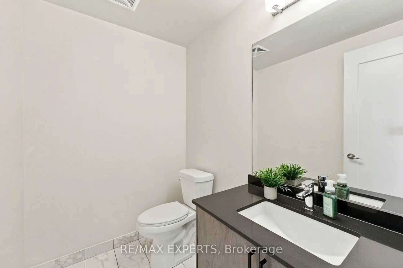 8960, Jane, Vellore Village, Vaughan