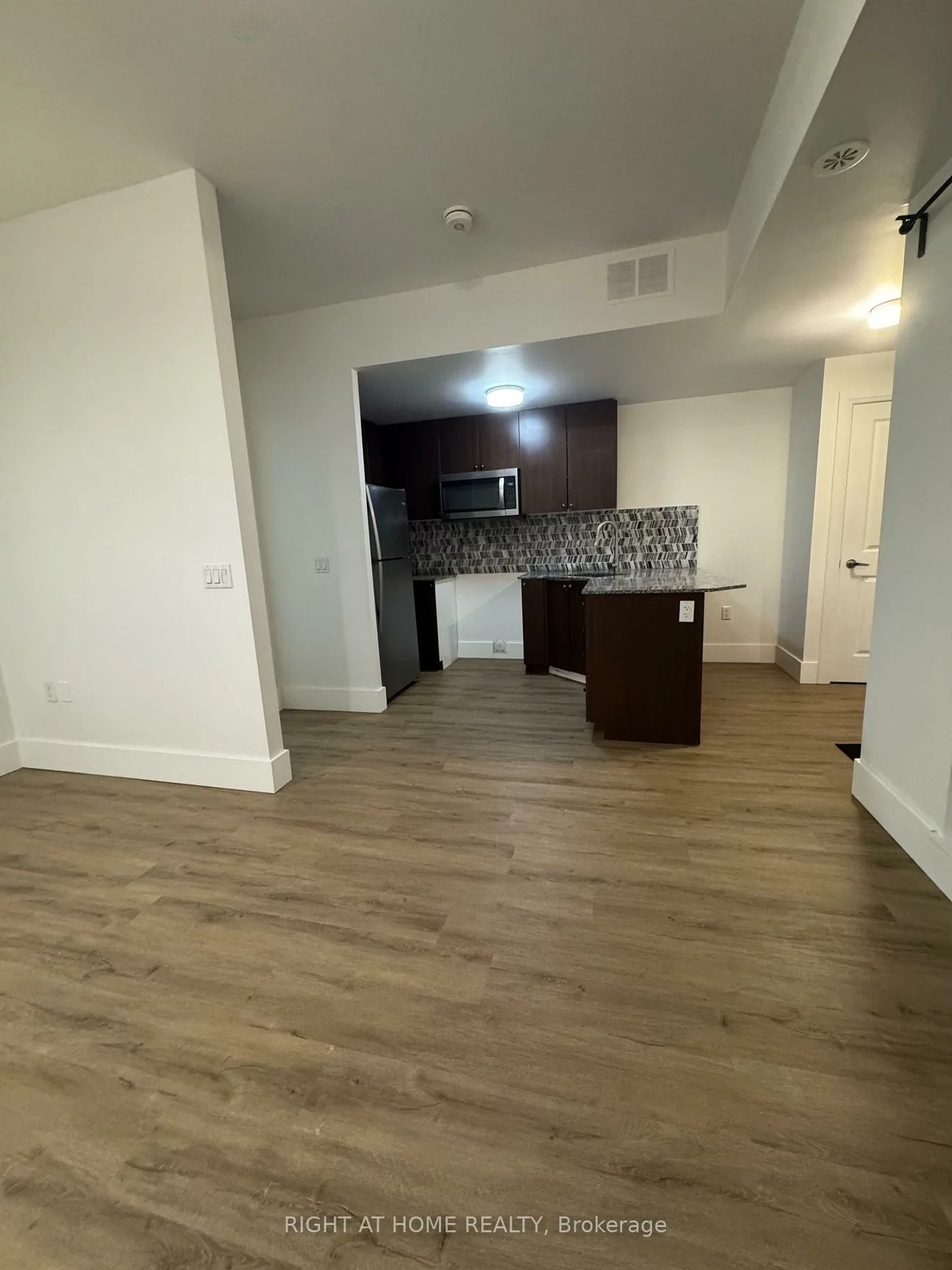 5289, Hwy 7, Vaughan Grove, Vaughan