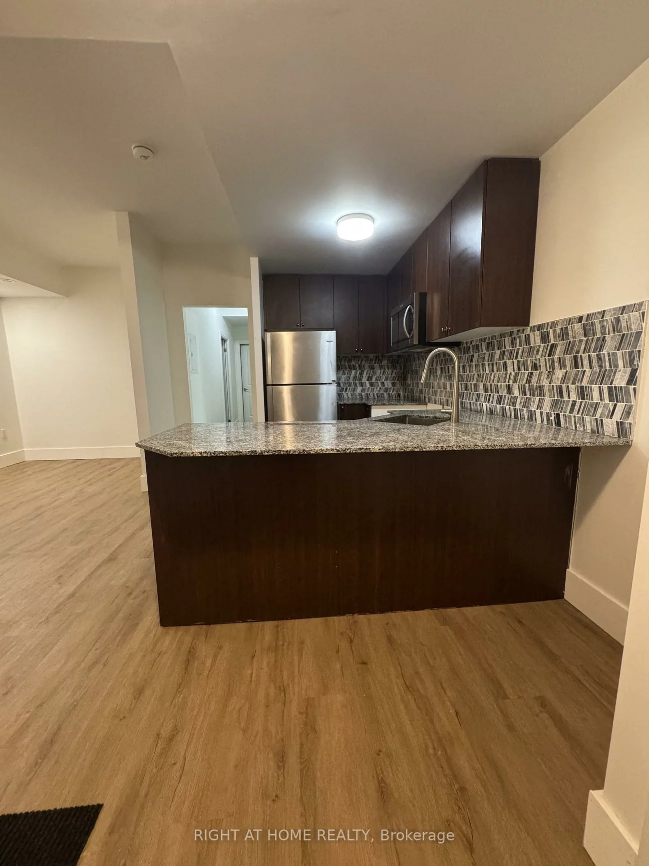 5289, Hwy 7, Vaughan Grove, Vaughan