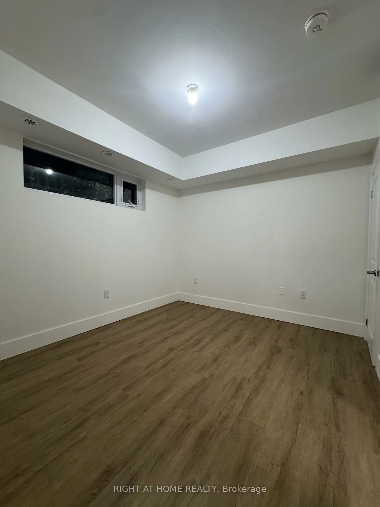 5289, Hwy 7, Vaughan Grove, Vaughan