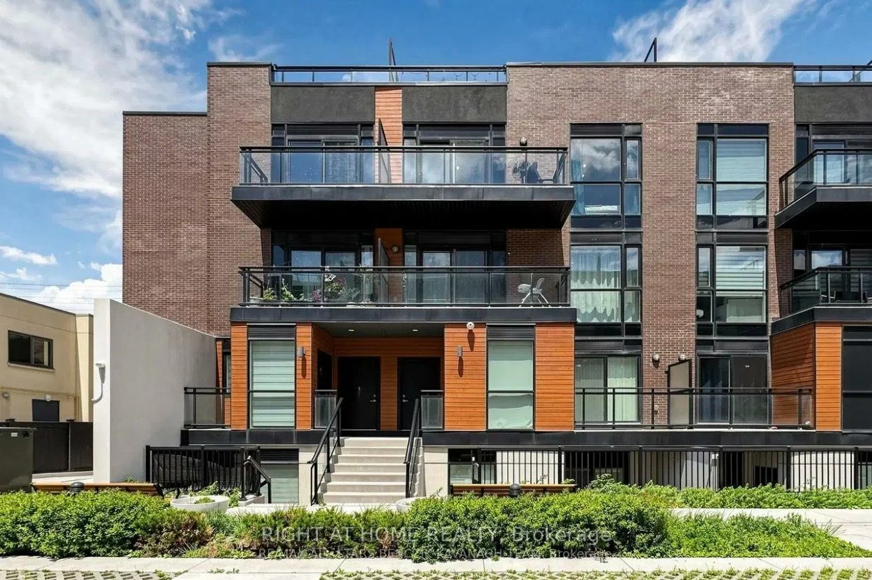 5289, Hwy 7, Vaughan Grove, Vaughan