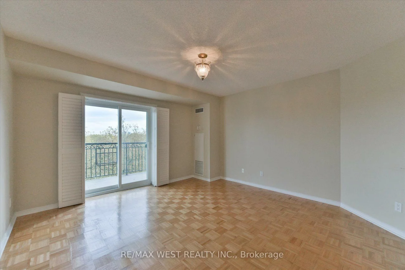 7373, Martin Grove, Vaughan Grove, Vaughan