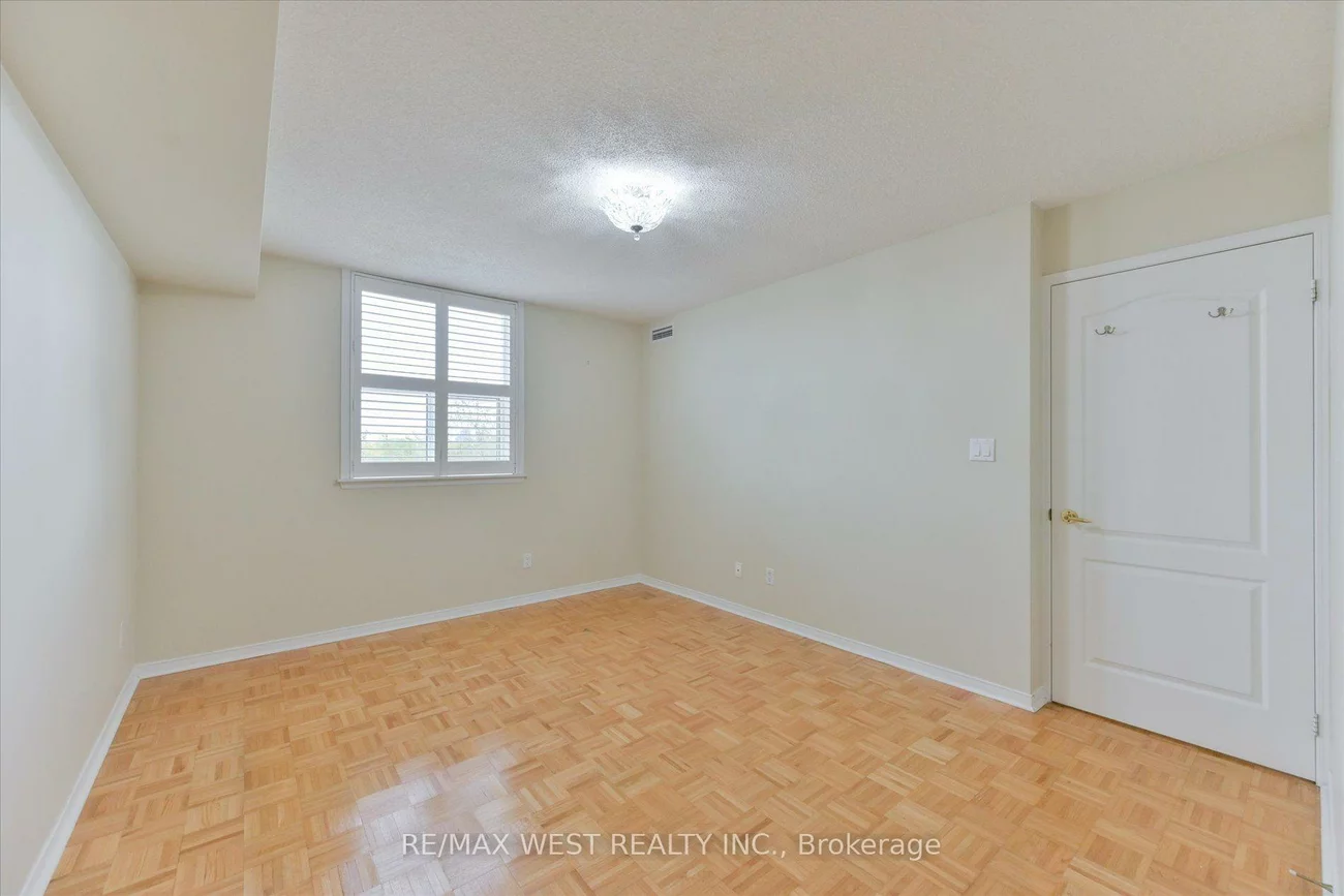 7373, Martin Grove, Vaughan Grove, Vaughan