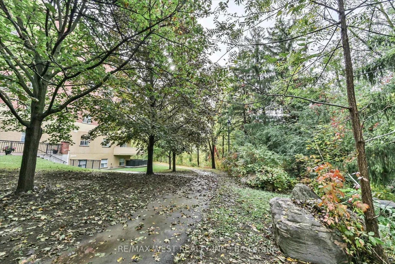 7373, Martin Grove, Vaughan Grove, Vaughan