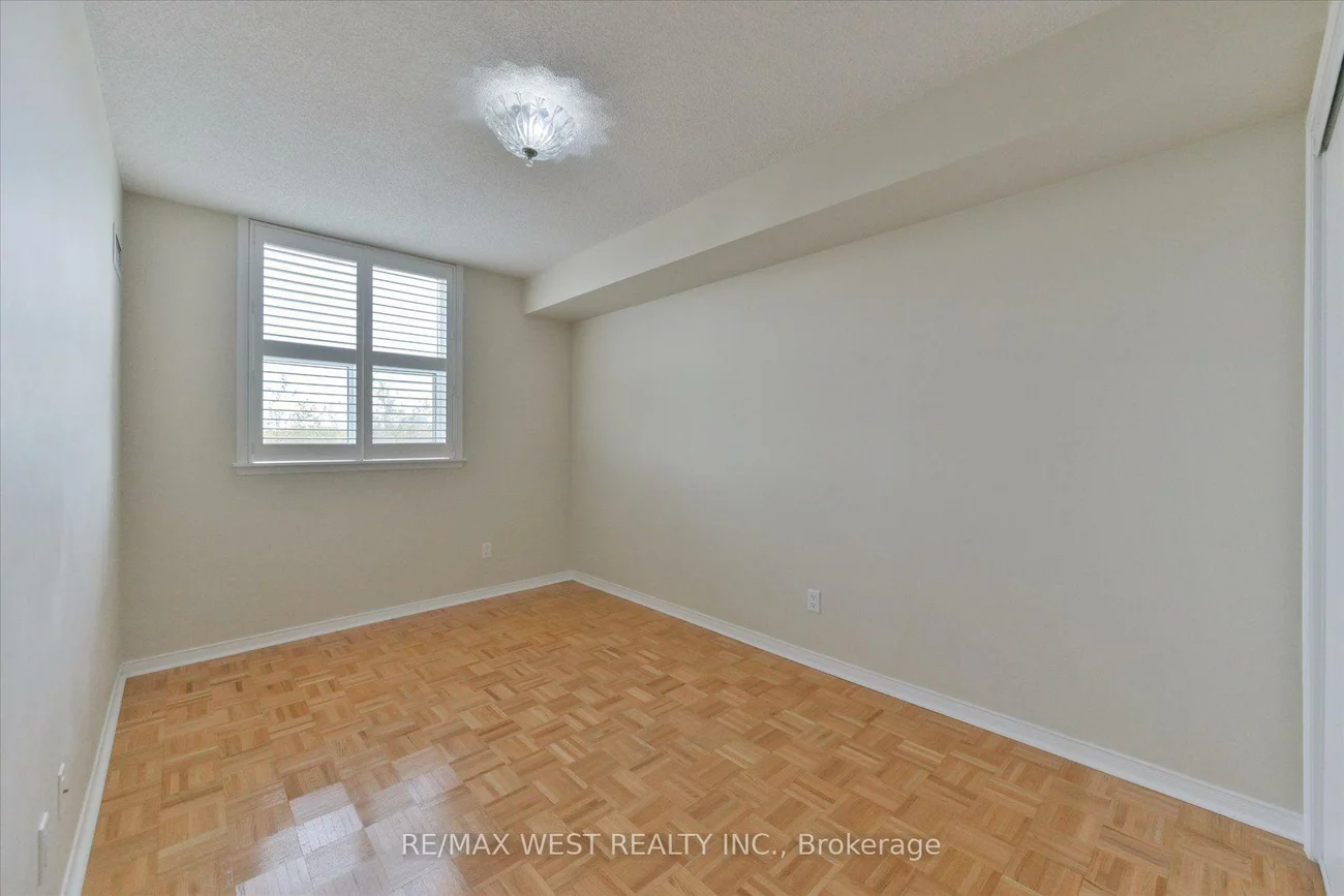 7373, Martin Grove, Vaughan Grove, Vaughan