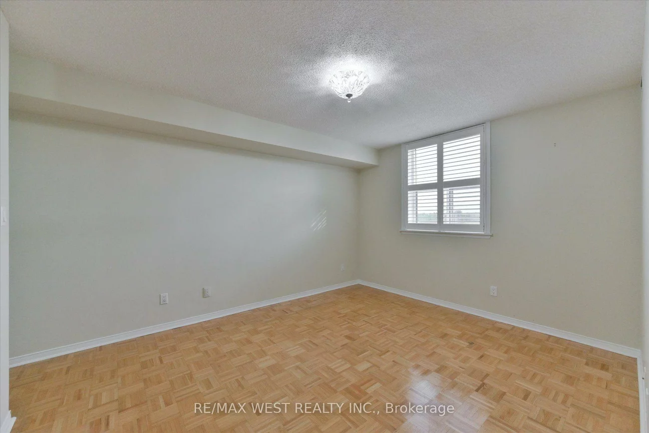 7373, Martin Grove, Vaughan Grove, Vaughan