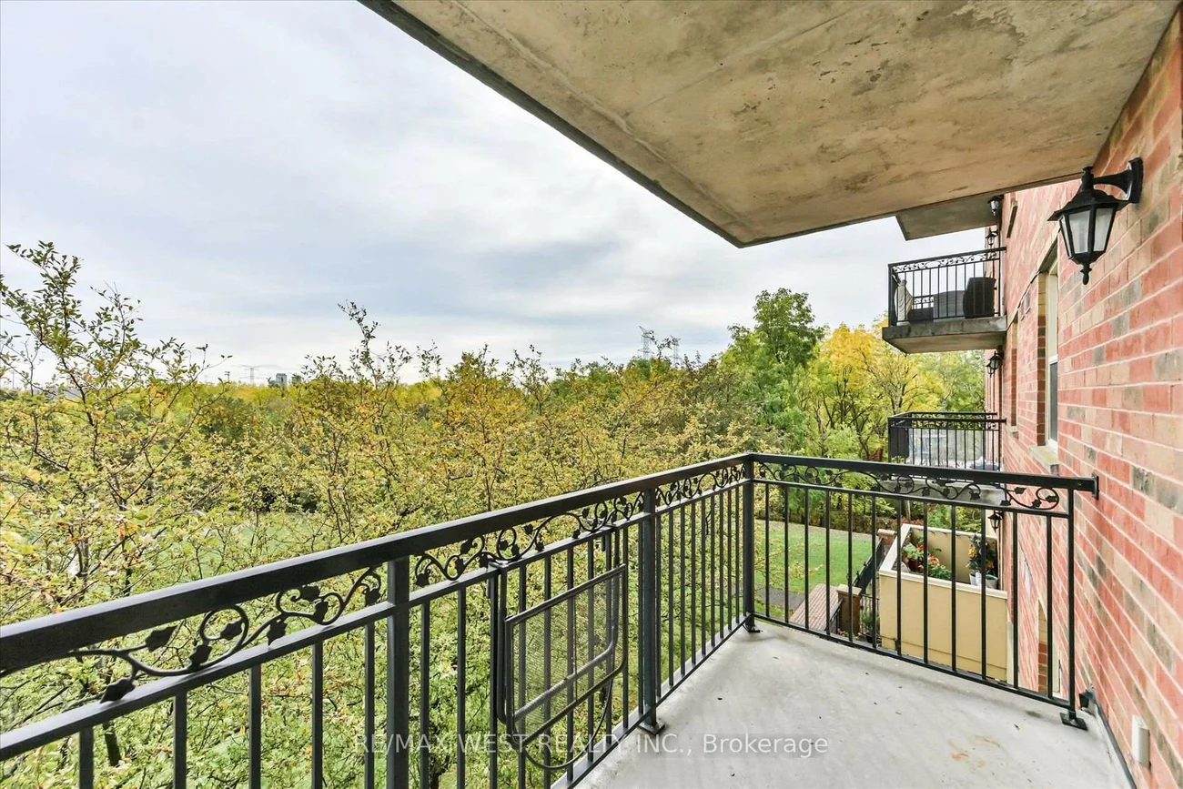 7373, Martin Grove, Vaughan Grove, Vaughan