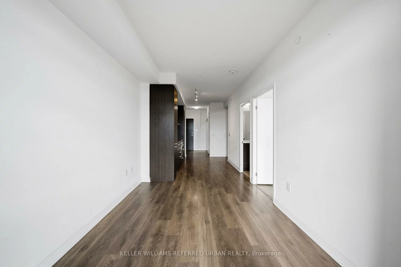 38, Honeycrisp, Vaughan Corporate Centre, Vaughan