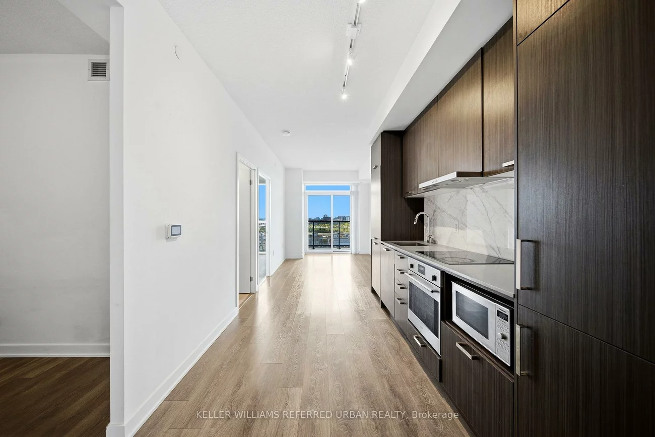 38, Honeycrisp, Vaughan Corporate Centre, Vaughan