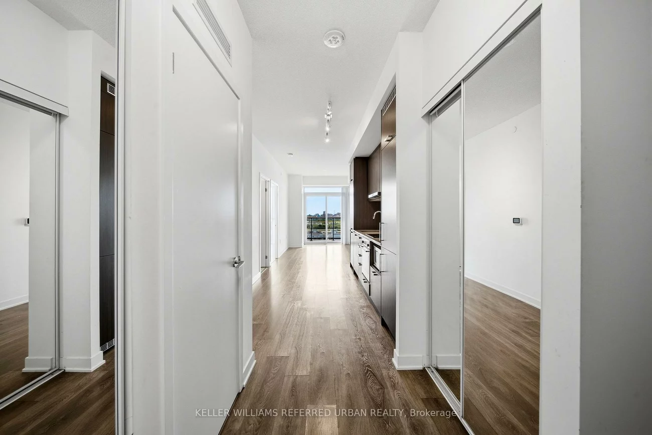 38, Honeycrisp, Vaughan Corporate Centre, Vaughan