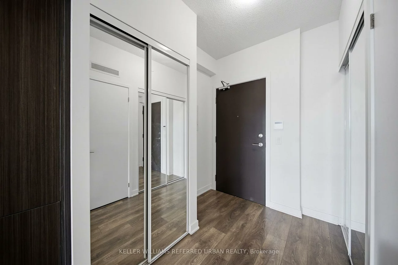 38, Honeycrisp, Vaughan Corporate Centre, Vaughan
