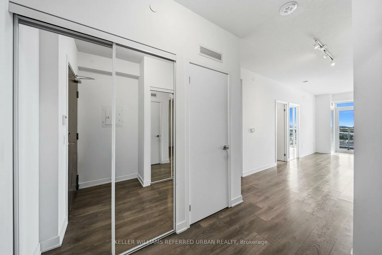 38, Honeycrisp, Vaughan Corporate Centre, Vaughan