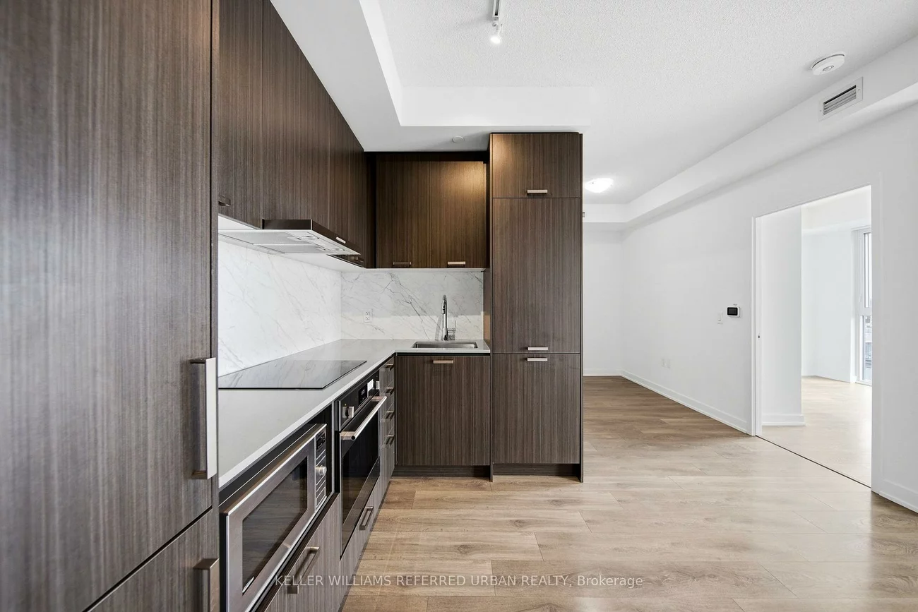 10, Honeycrisp, Vaughan Corporate Centre, Vaughan