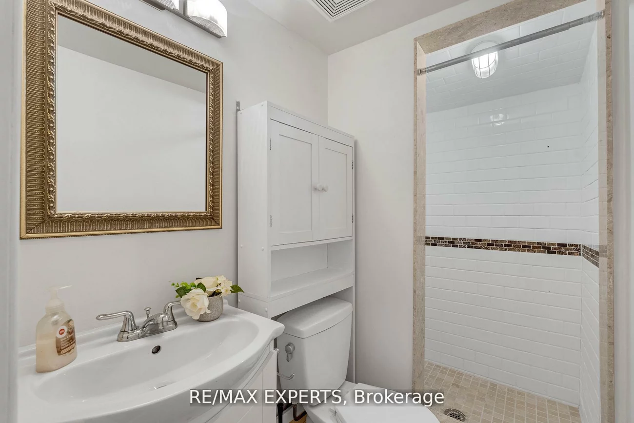 19, Foxchase, East Woodbridge, Vaughan