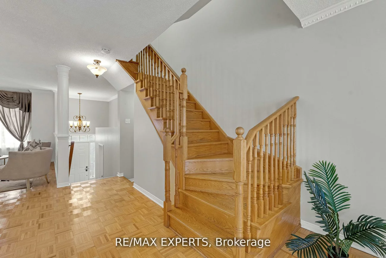 19, Foxchase, East Woodbridge, Vaughan