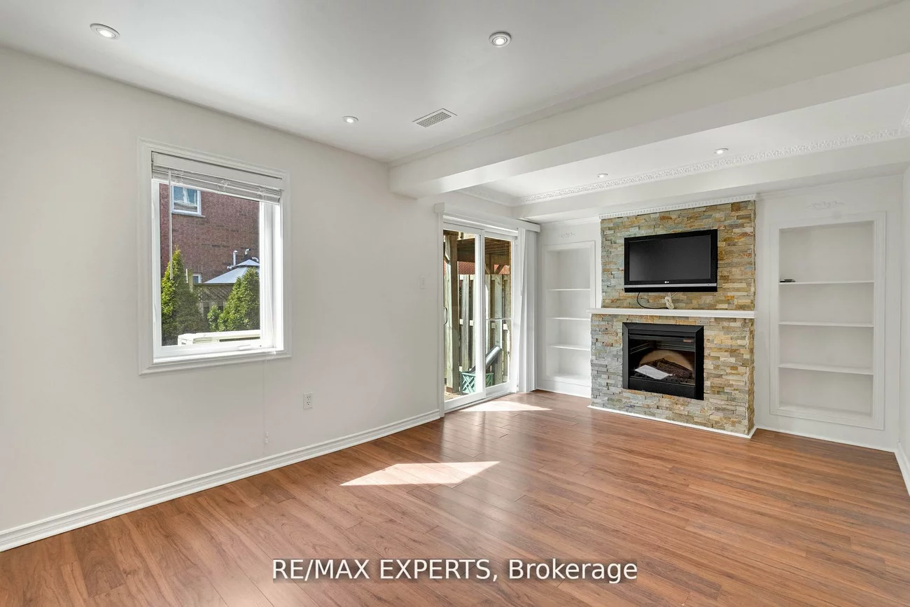 19, Foxchase, East Woodbridge, Vaughan