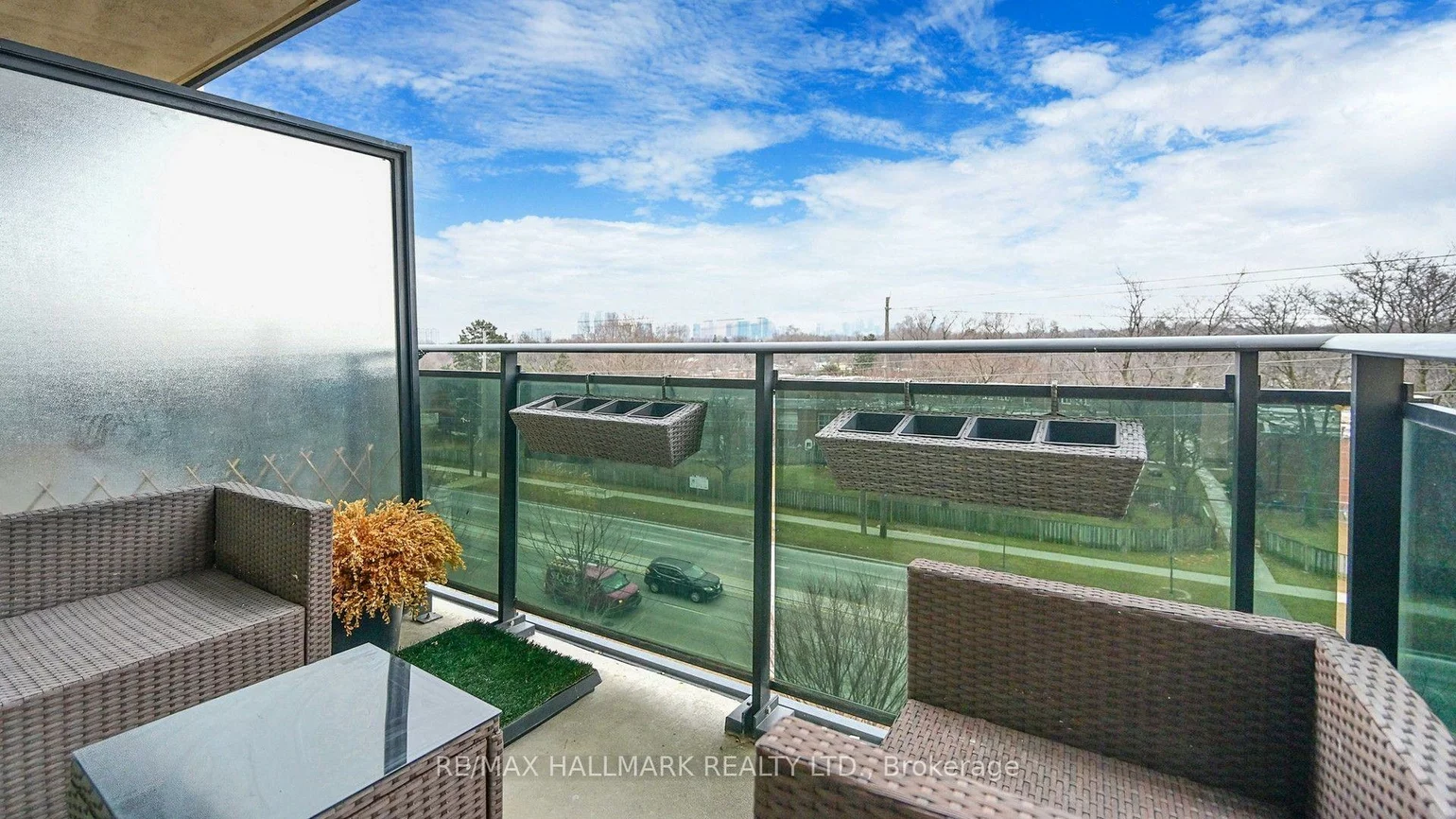 520, Steeles, Crestwood-Springfarm-Yorkhill, Vaughan