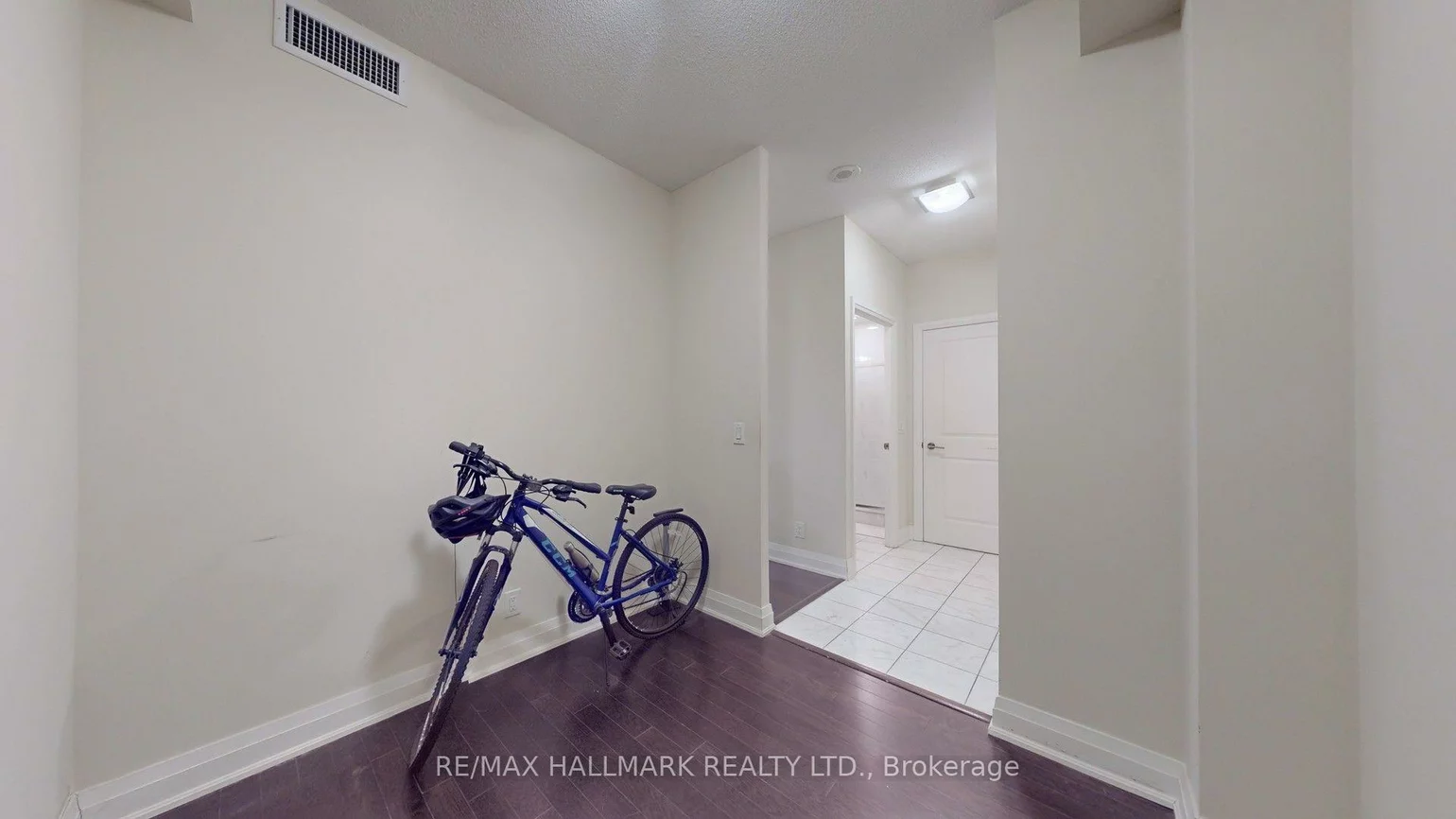 520, Steeles, Crestwood-Springfarm-Yorkhill, Vaughan