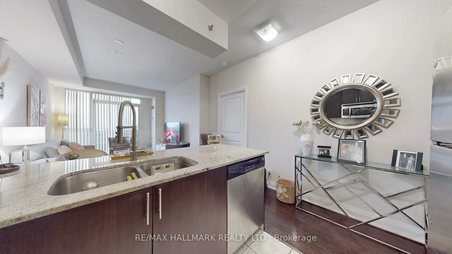 520, Steeles, Crestwood-Springfarm-Yorkhill, Vaughan