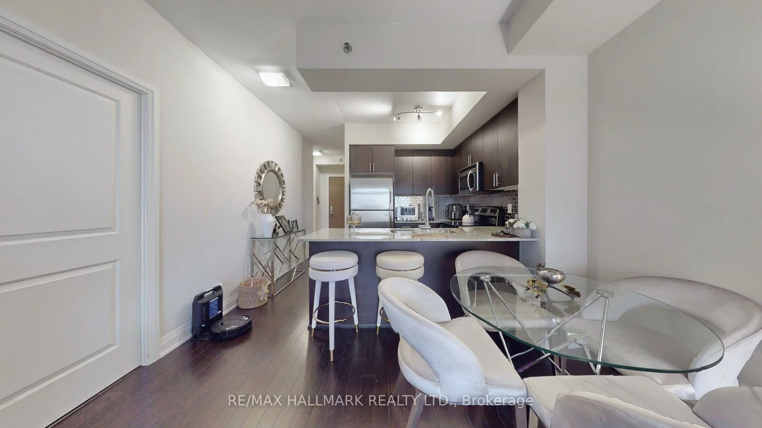 520, Steeles, Crestwood-Springfarm-Yorkhill, Vaughan