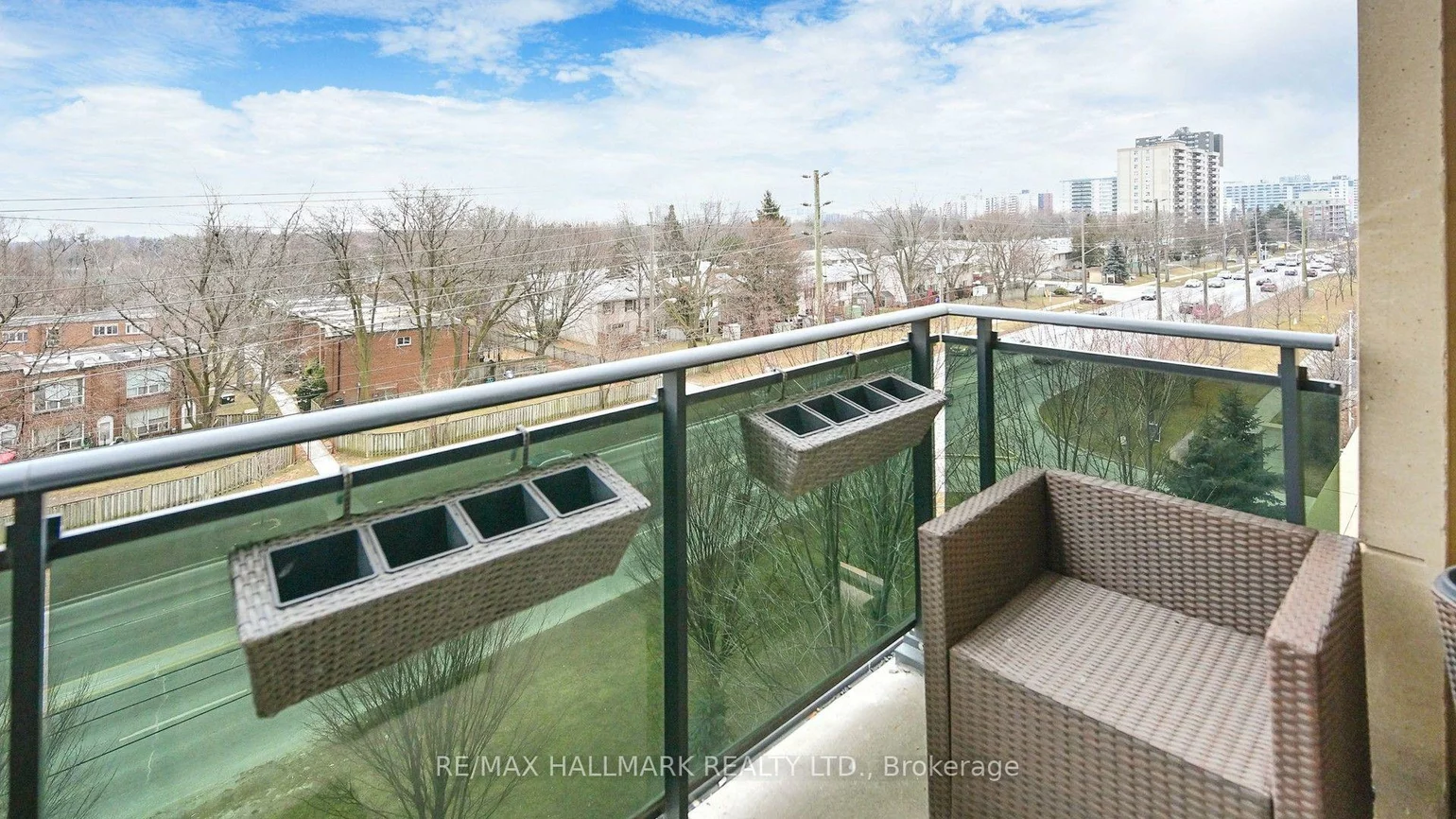 520, Steeles, Crestwood-Springfarm-Yorkhill, Vaughan