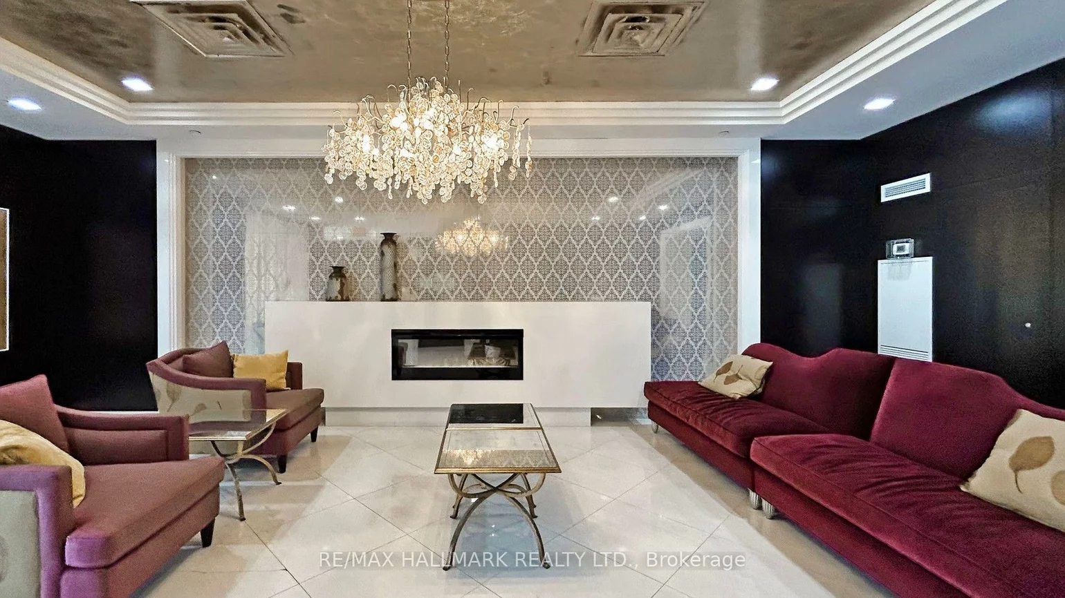 520, Steeles, Crestwood-Springfarm-Yorkhill, Vaughan