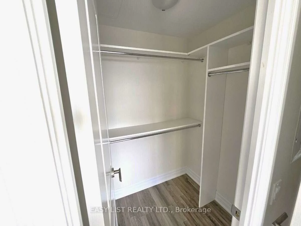 9075, Jane, Concord, Vaughan