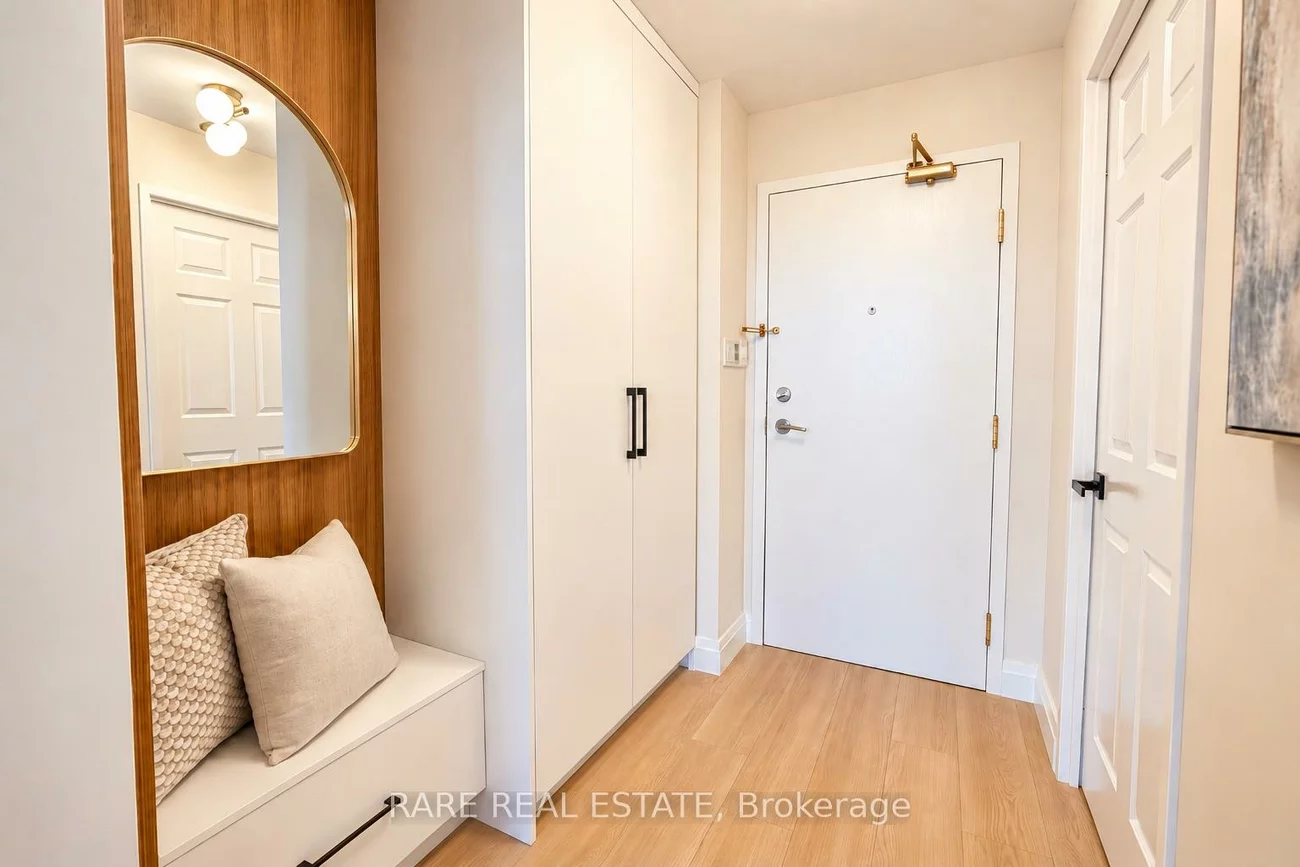 7300, Yonge, Crestwood-Springfarm-Yorkhill, Vaughan