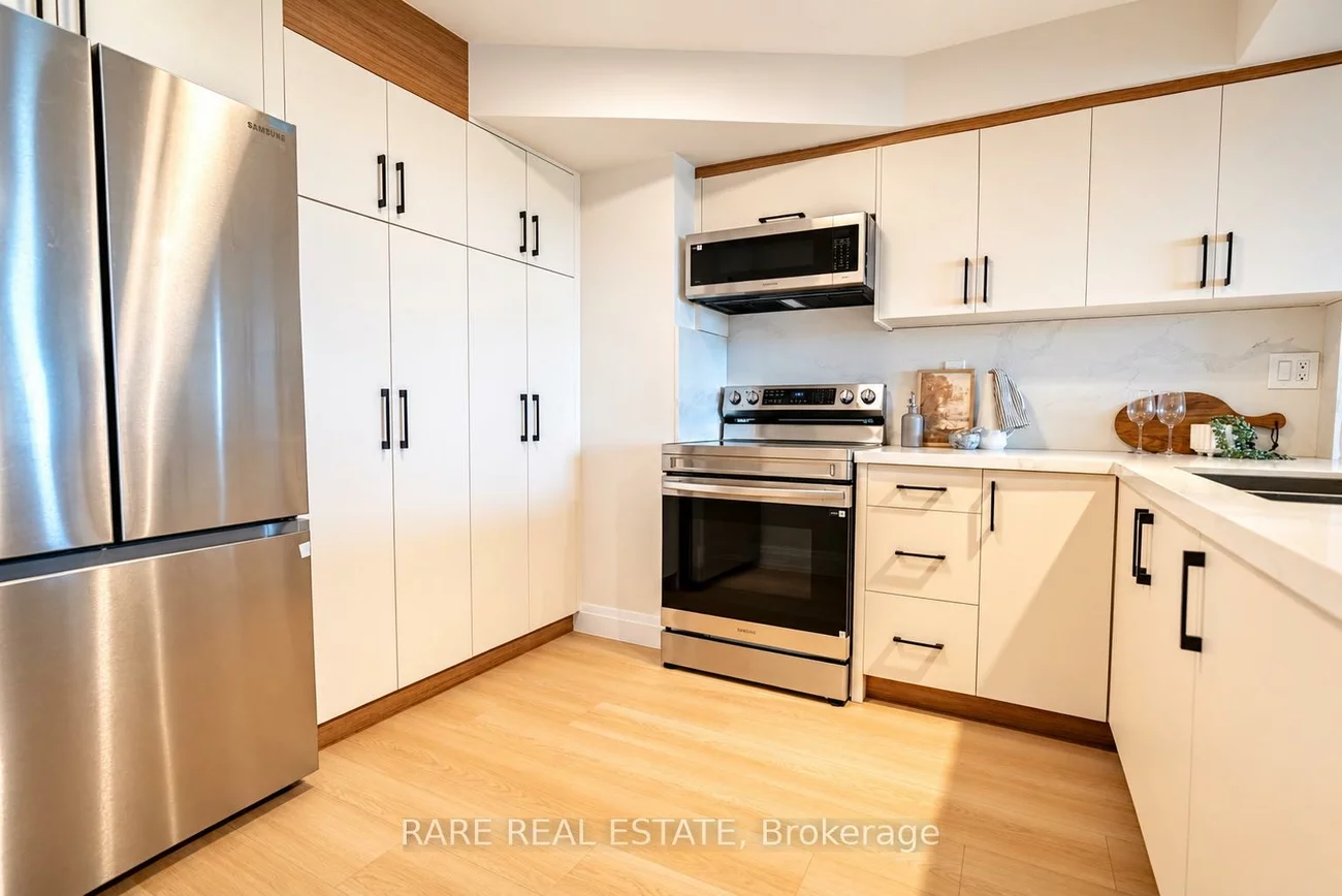7300, Yonge, Crestwood-Springfarm-Yorkhill, Vaughan