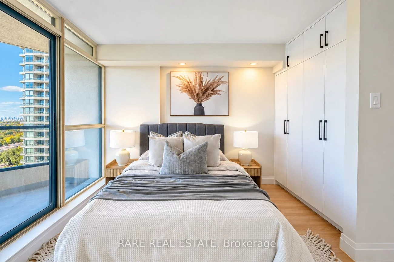 7300, Yonge, Crestwood-Springfarm-Yorkhill, Vaughan