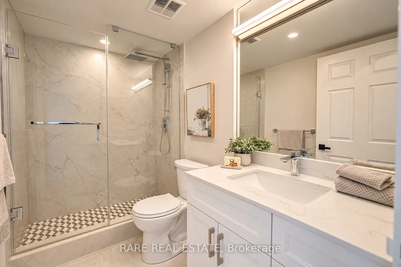 7300, Yonge, Crestwood-Springfarm-Yorkhill, Vaughan