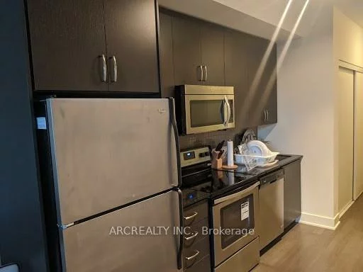 7608, Yonge, Crestwood-Springfarm-Yorkhill, Vaughan
