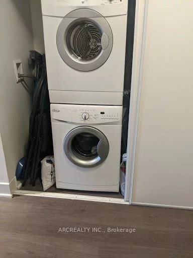 7608, Yonge, Crestwood-Springfarm-Yorkhill, Vaughan