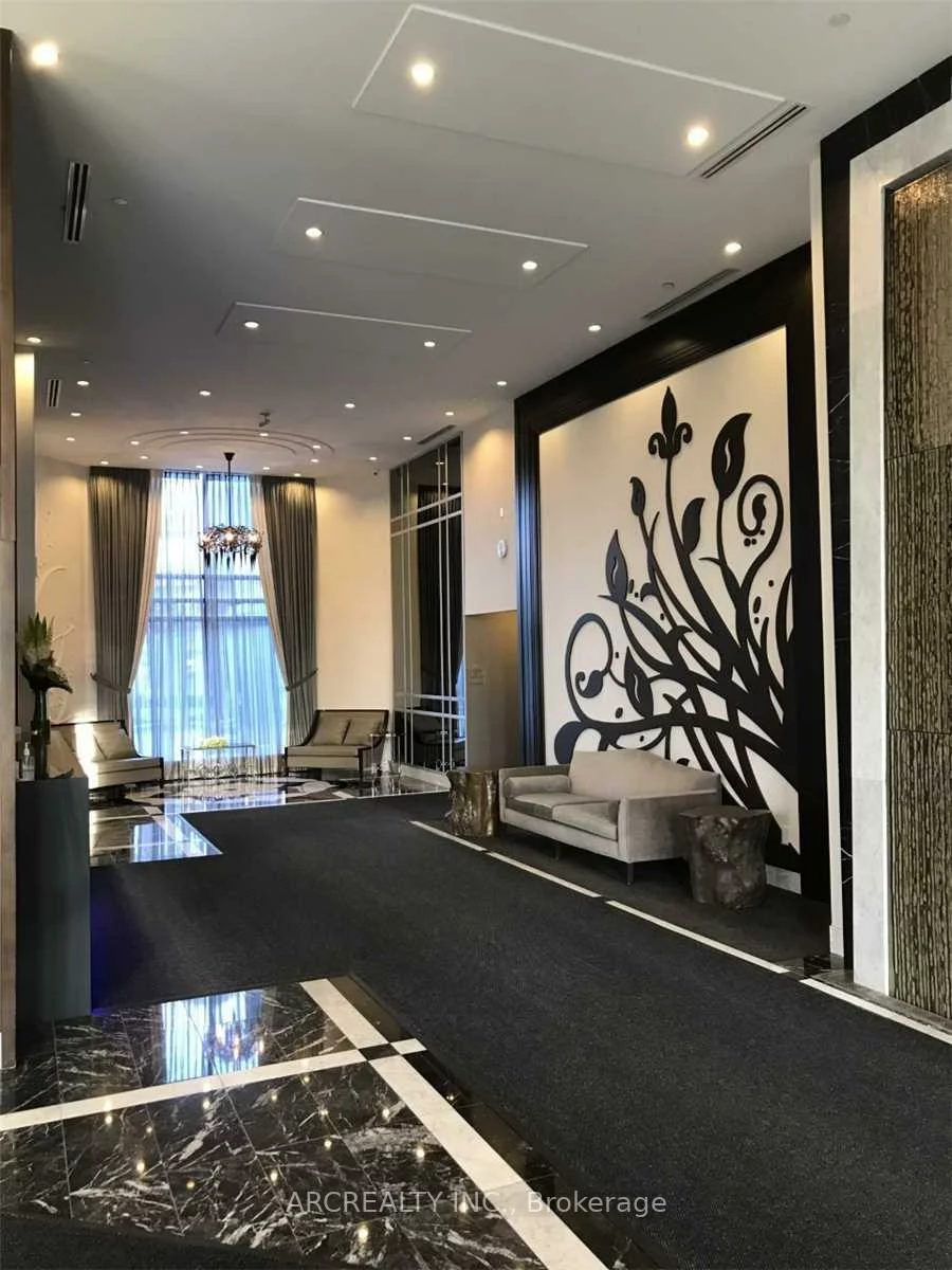 7608, Yonge, Crestwood-Springfarm-Yorkhill, Vaughan