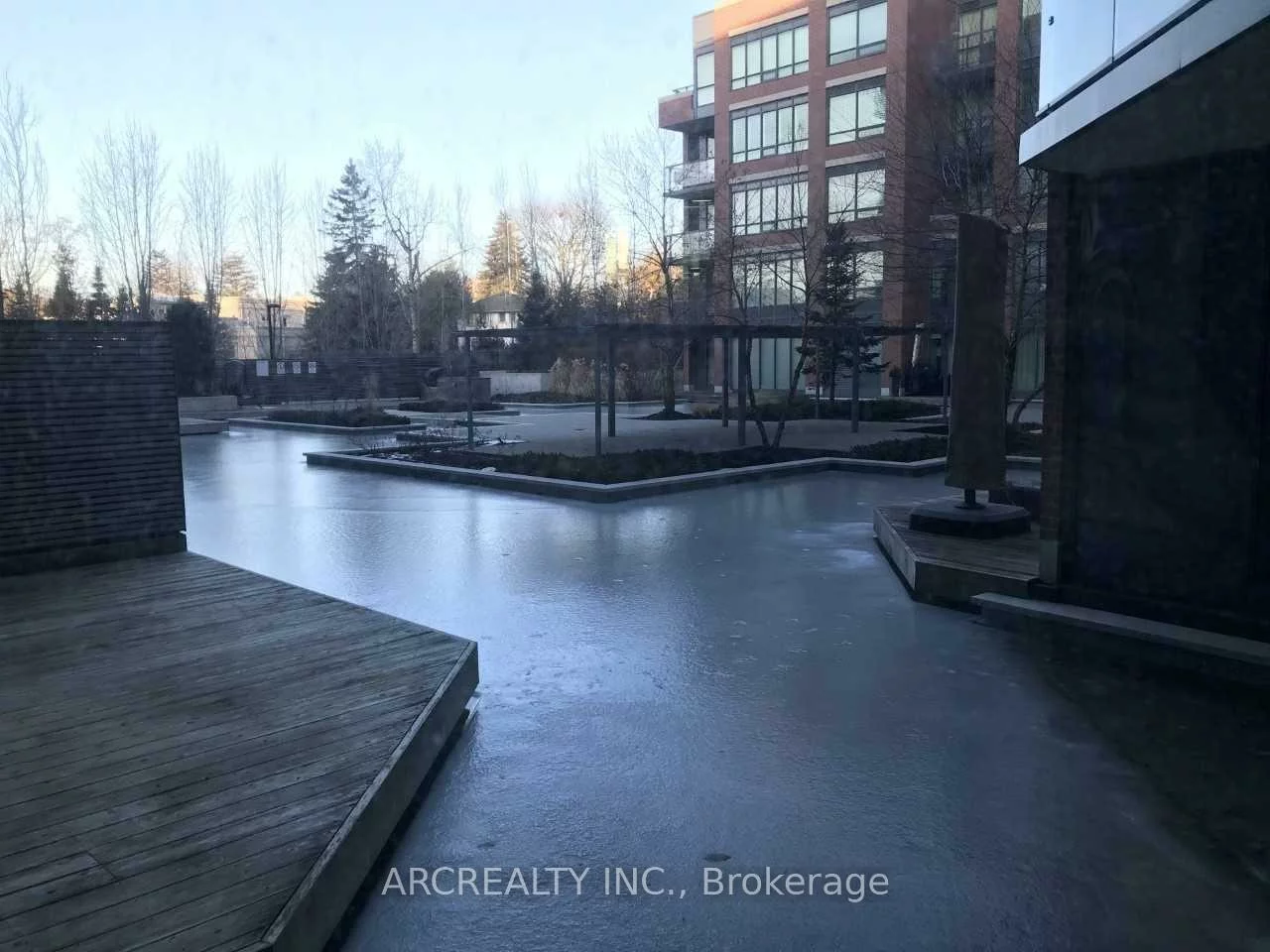 7608, Yonge, Crestwood-Springfarm-Yorkhill, Vaughan