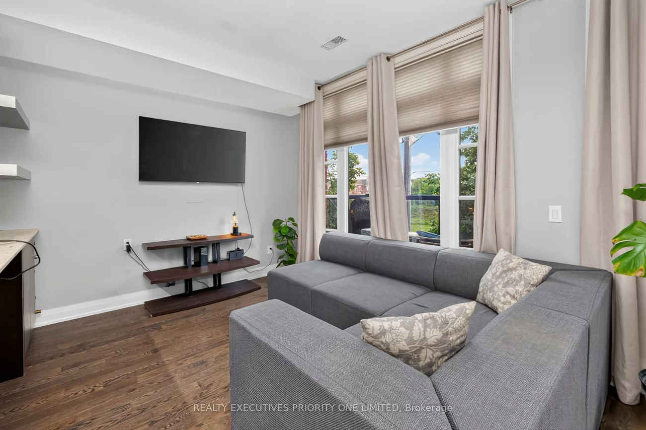8161, Kipling, West Woodbridge, Vaughan