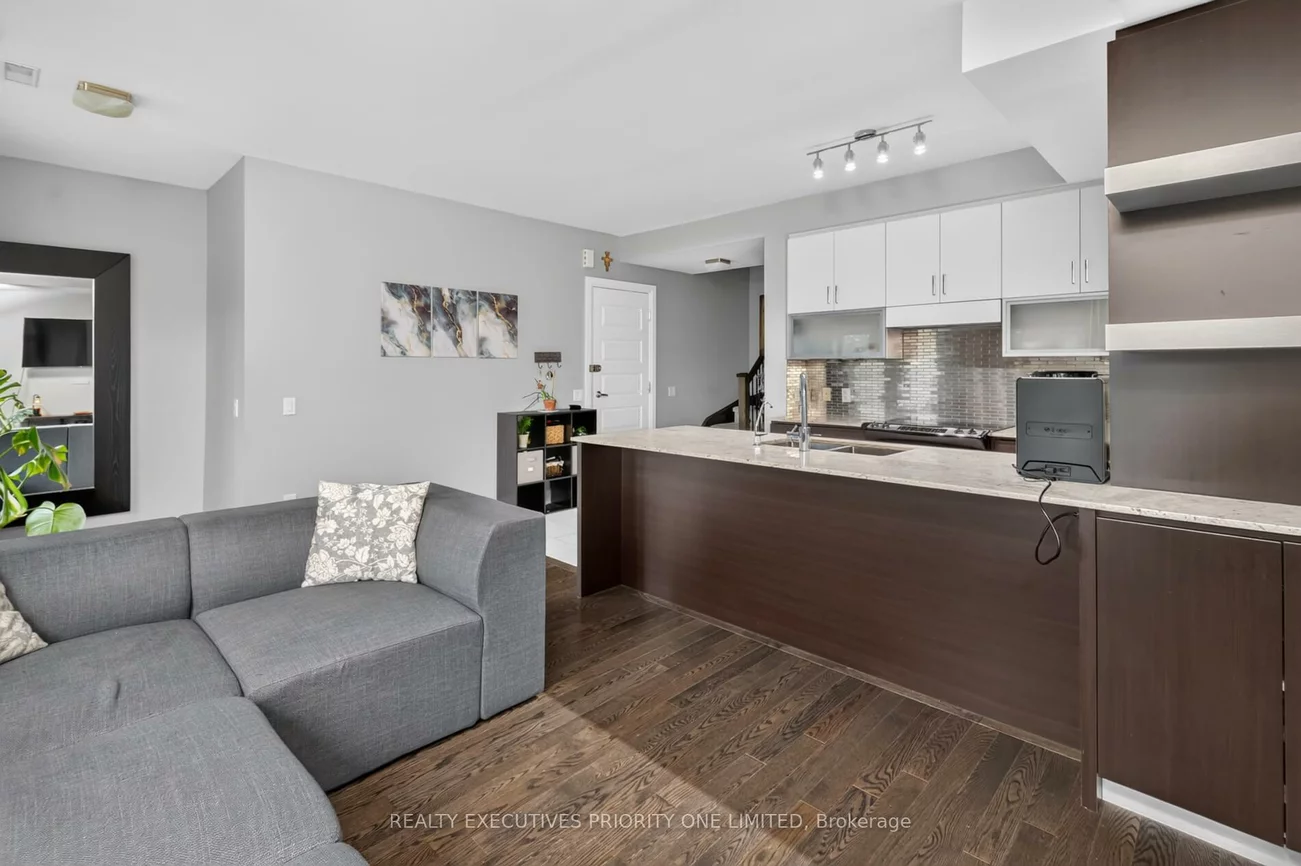 8161, Kipling, West Woodbridge, Vaughan