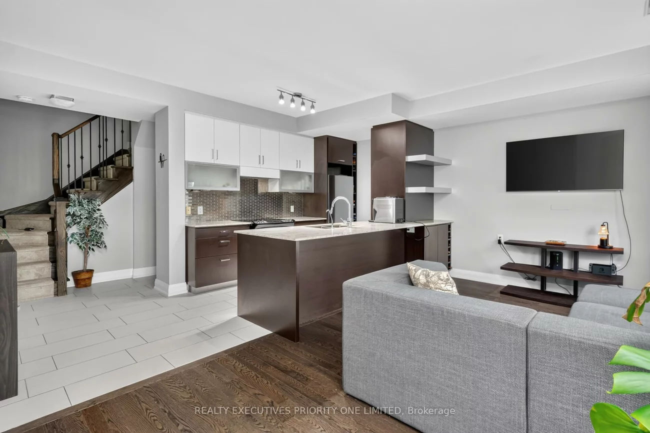 8161, Kipling, West Woodbridge, Vaughan