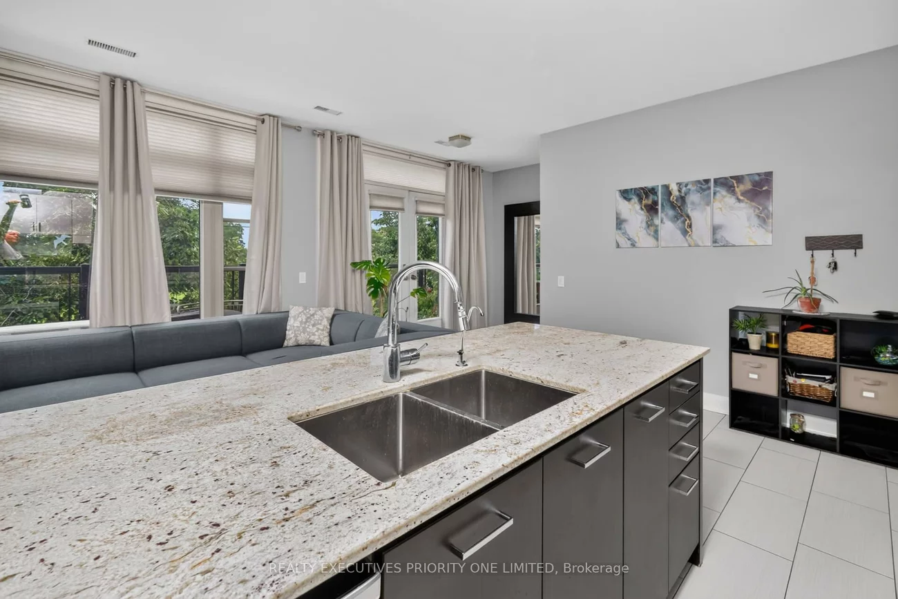 8161, Kipling, West Woodbridge, Vaughan