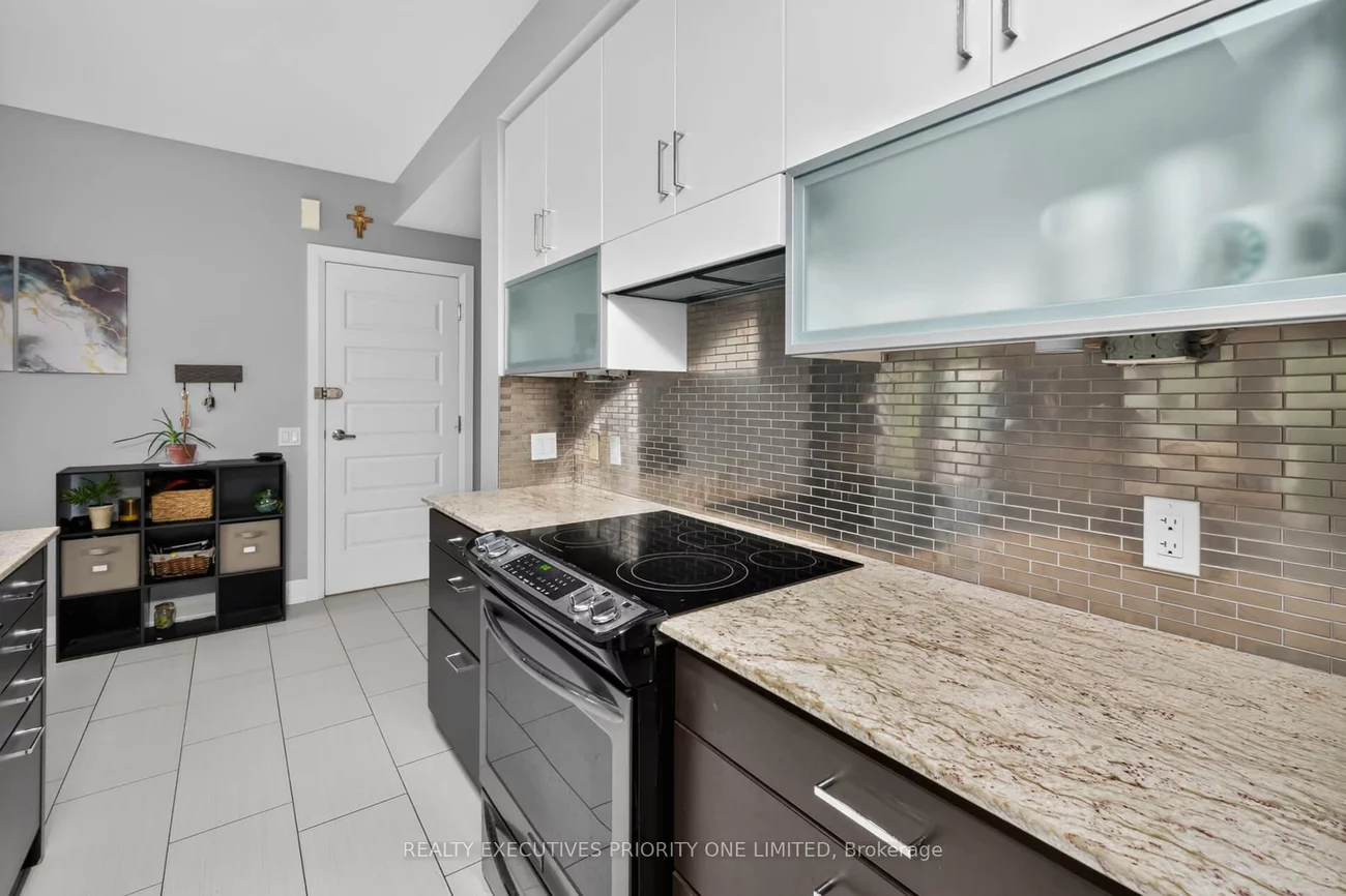 8161, Kipling, West Woodbridge, Vaughan