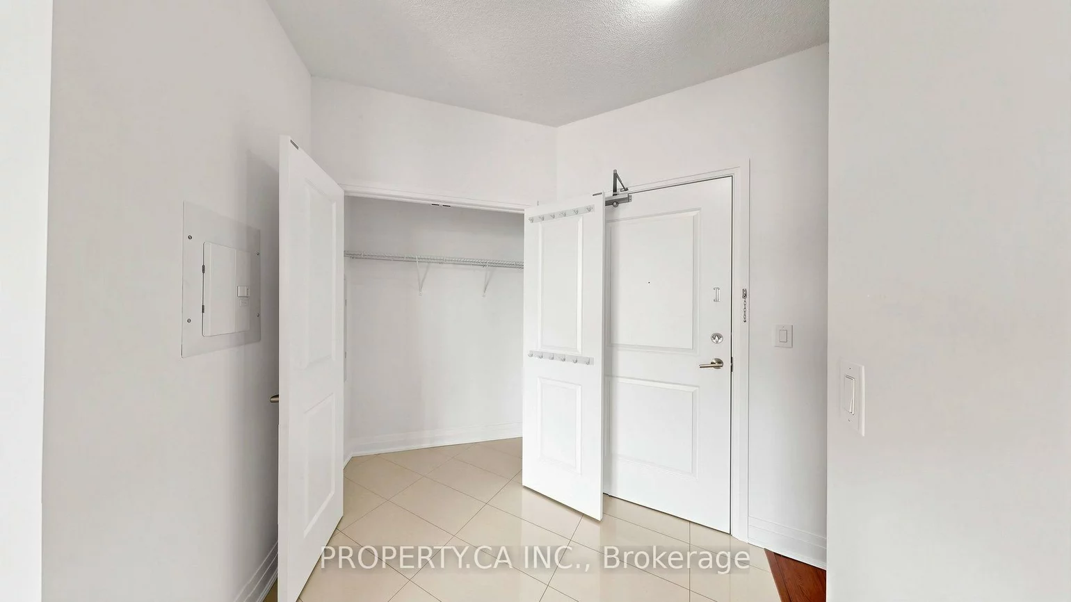 24, Woodstream, Vaughan Grove, Vaughan