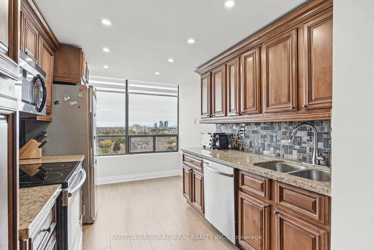 7460, Bathurst, Brownridge, Vaughan