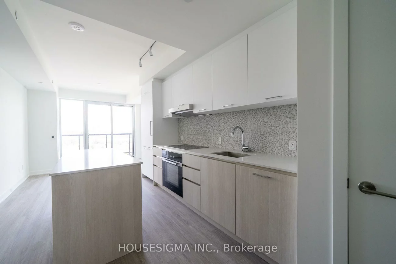 8188, Yonge, Uplands, Vaughan