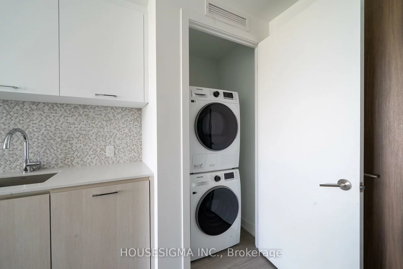 8188, Yonge, Uplands, Vaughan