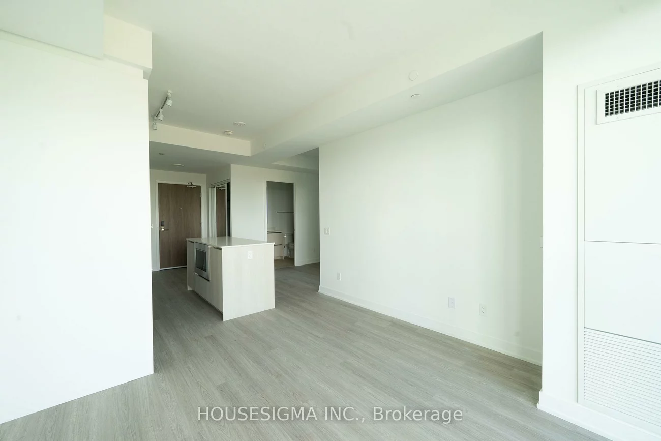8188, Yonge, Uplands, Vaughan