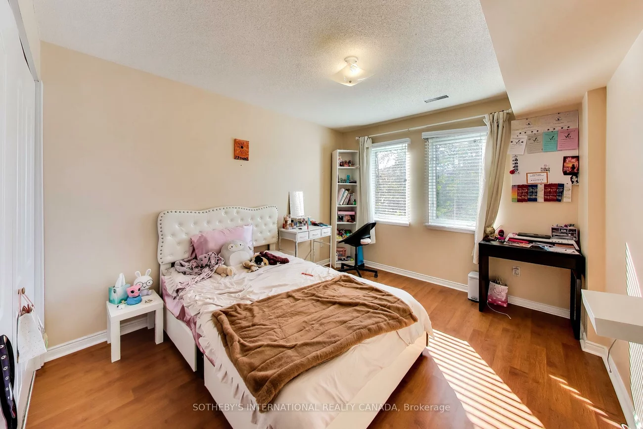 900, Steeles, Lakeview Estates, Vaughan