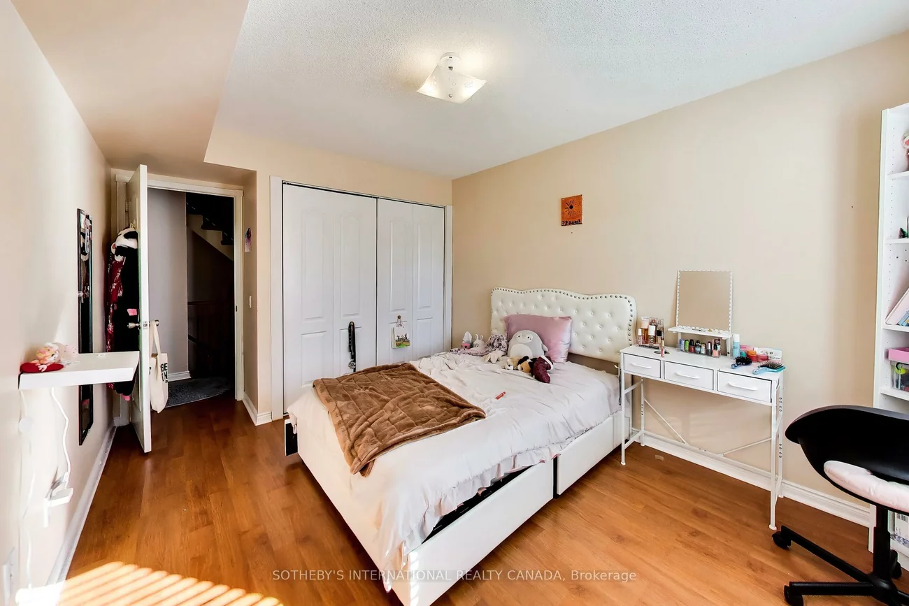 900, Steeles, Lakeview Estates, Vaughan